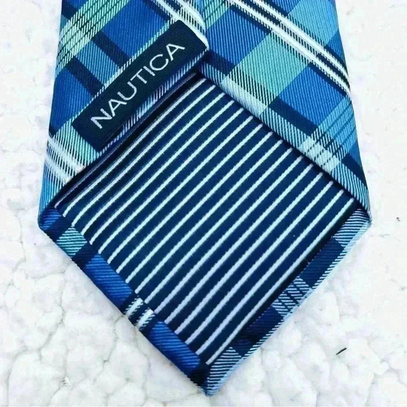 Nautica Blue & White Checkered Plaid Mens 100% Silk Necktie - Picture 4 of 10